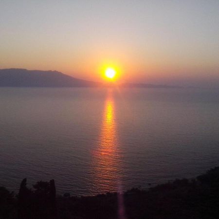 Seaview Studio In Beautiful Setting West From Chania Ravdhoúkha Esterno foto