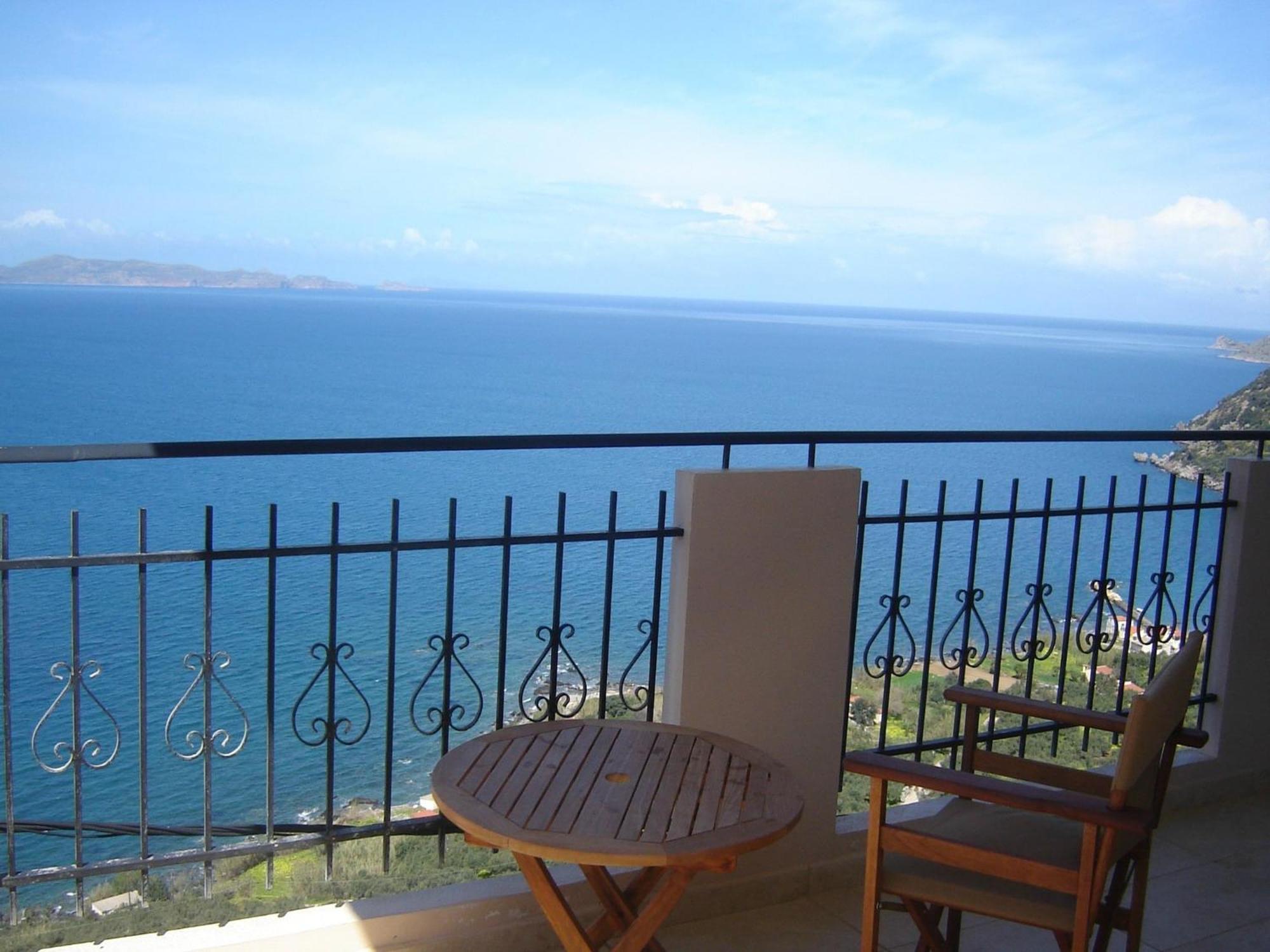Seaview Studio In Beautiful Setting West From Chania Ravdhoúkha Esterno foto